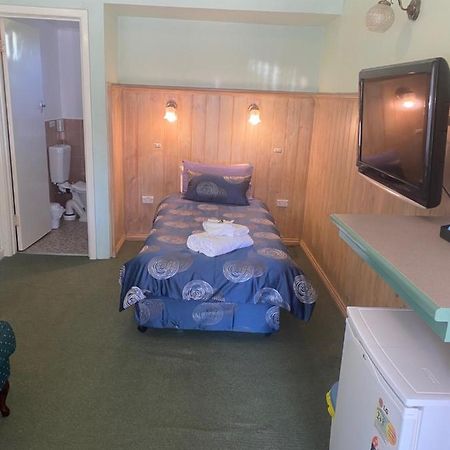 Paddle Steamer Motel Swan Hill Extérieur photo