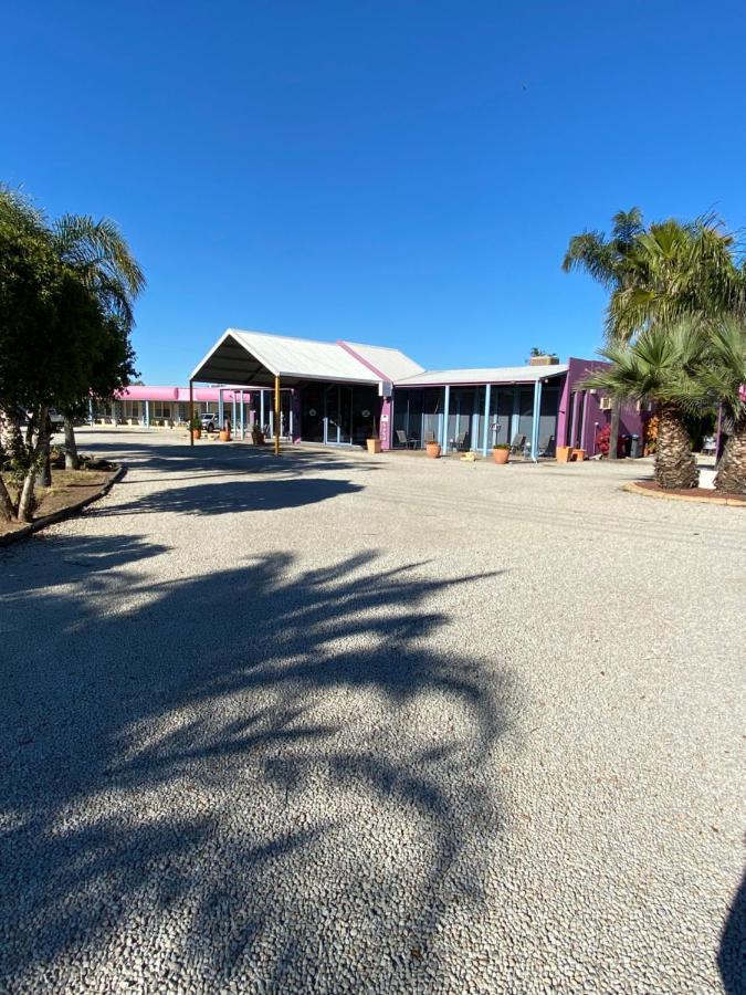 Paddle Steamer Motel Swan Hill Extérieur photo