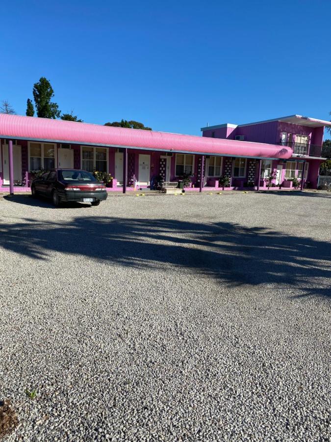 Paddle Steamer Motel Swan Hill Extérieur photo