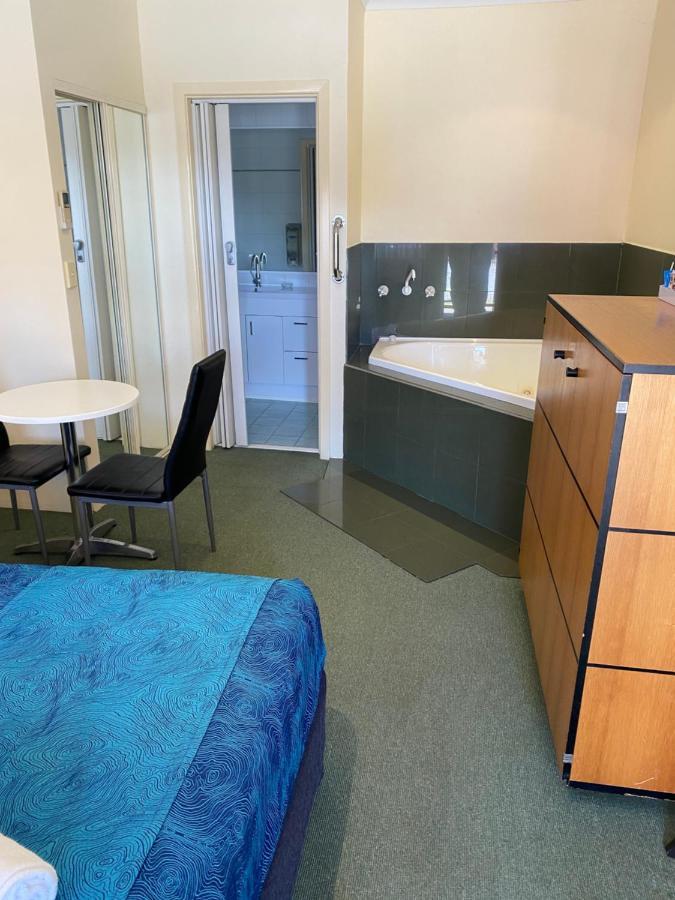 Paddle Steamer Motel Swan Hill Extérieur photo