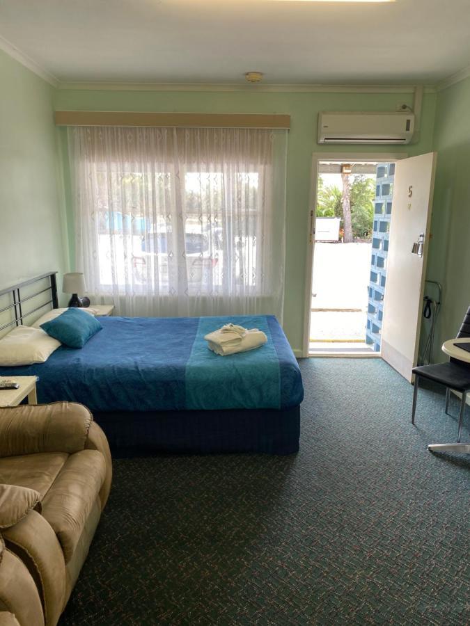 Paddle Steamer Motel Swan Hill Extérieur photo