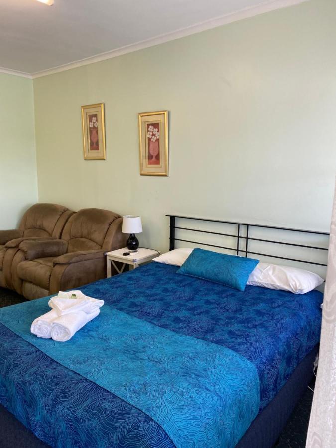 Paddle Steamer Motel Swan Hill Extérieur photo