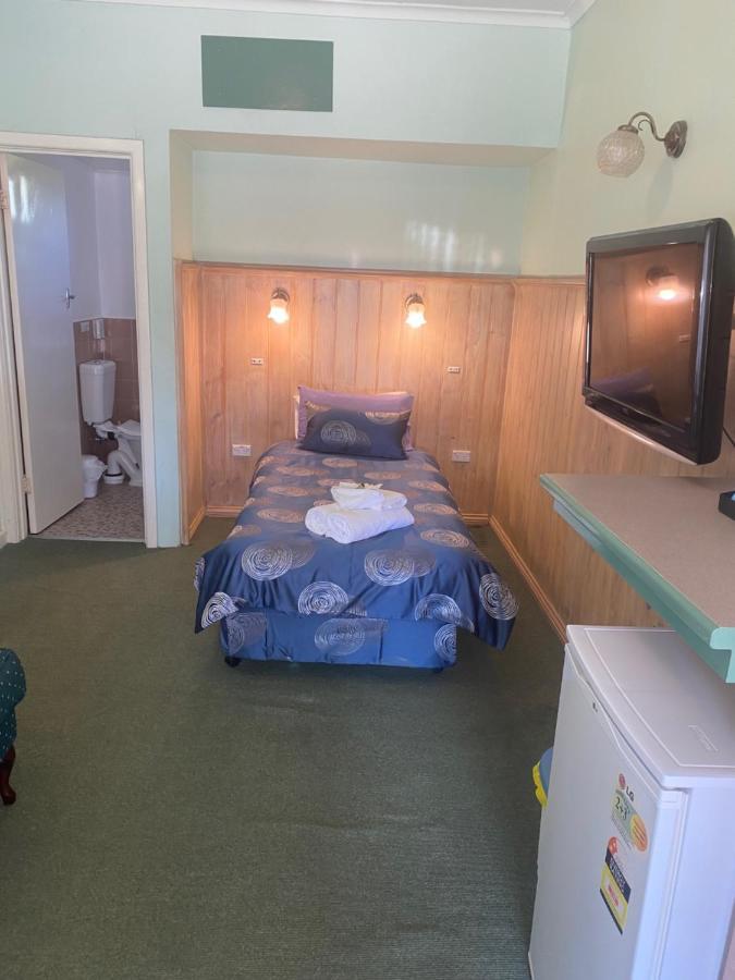 Paddle Steamer Motel Swan Hill Extérieur photo